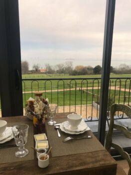 Breakfast at La Terrasse de l'Estuaire guesthouse