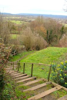 Hike in Beaumont en Auge : Chemin des buttes in Pays d'Auge, Normandy