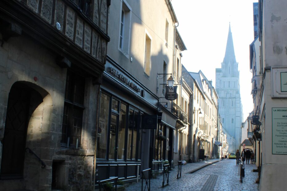 Rue des cuisiniers, Bayeux, Normandy