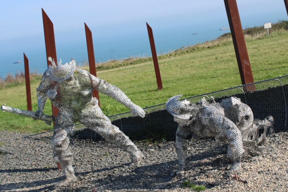 Steel statues at Arromanches 360