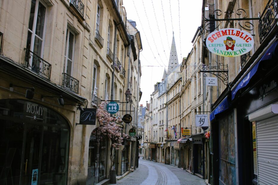 Rue Froide towards Rue Saint-Pierre, Caen, Normandy