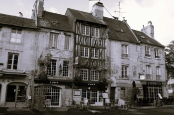 The Vaugueux and its restaurants, Caen, Normandy