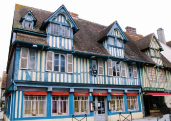 L'Auberge des Dominicaines, an inn dating from the 16th century, Pont-L'Evêque, Normandy