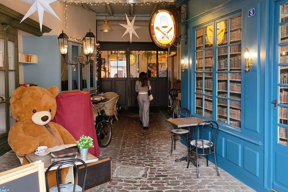 La Bouquinerie Normande tea-room and bookshop, Pont-L'Evêque, Normandy